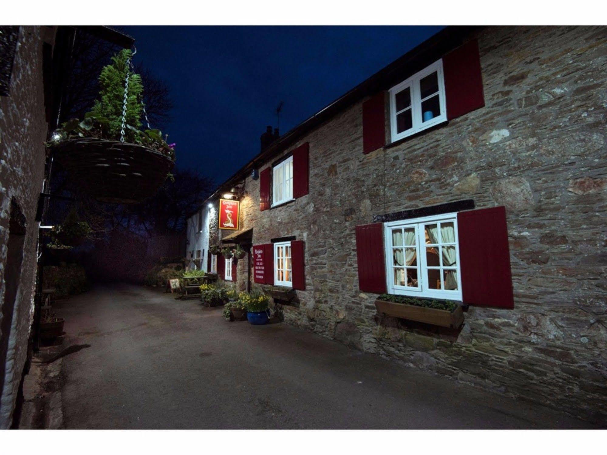 The Dolphin Inn 킹스브리지 외부 사진